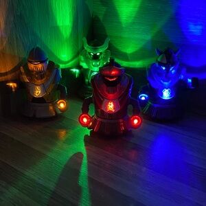 Hexbug micro titan bots LED Light-Up Knight Figures Set